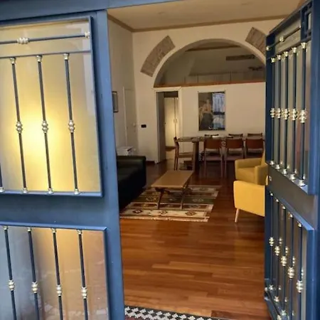 Loft Accogliente - Piazza San Giovanni Апартаменты *